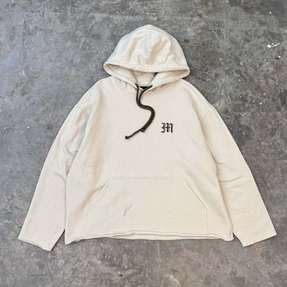 "M'$ SPECKS V2" CUTOFF HOODIE IN OAT