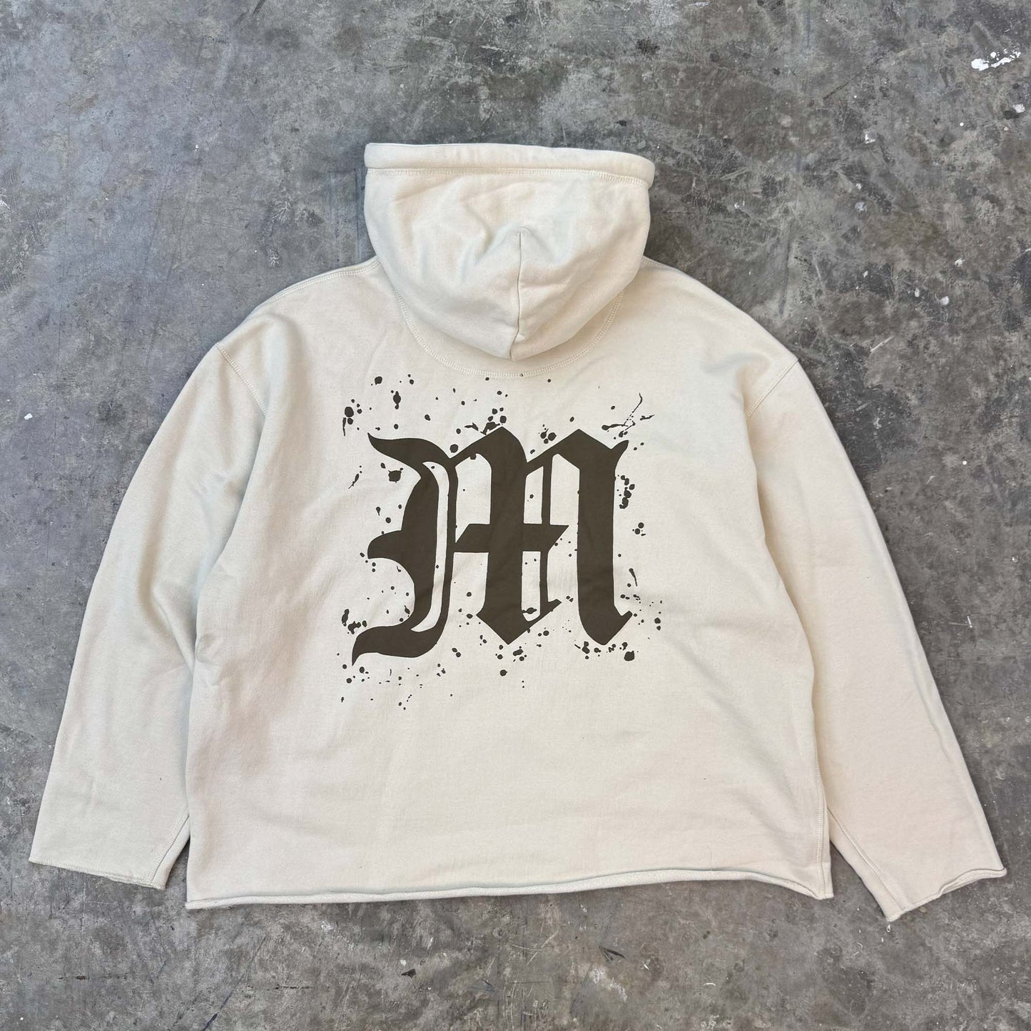 "M'$ SPECKS V2" CUTOFF HOODIE IN OAT