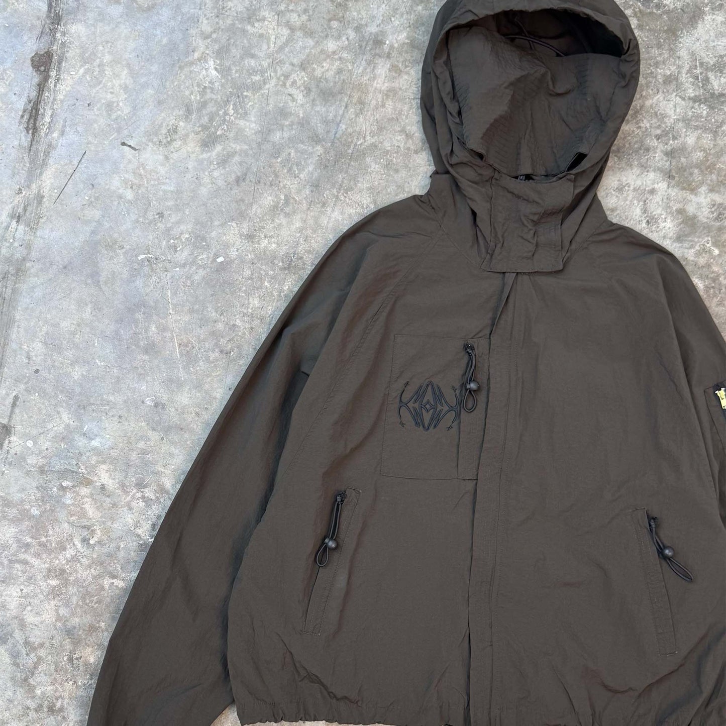 "COLLIDE" SHINOBI WINDSHELL V3 IN CHARCOAL GREY