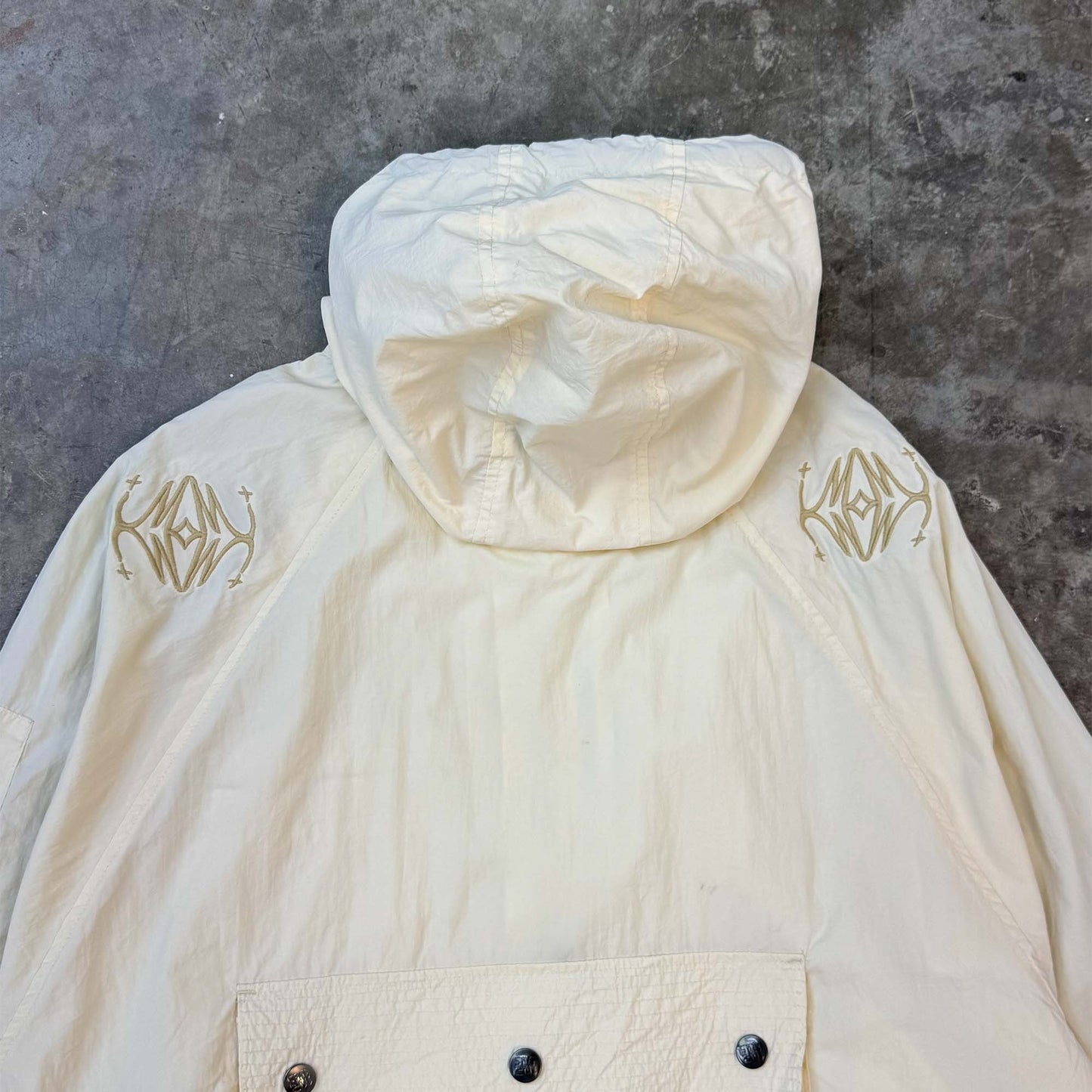 "COLLIDE" SHINOBI WINDSHELL IN BONE