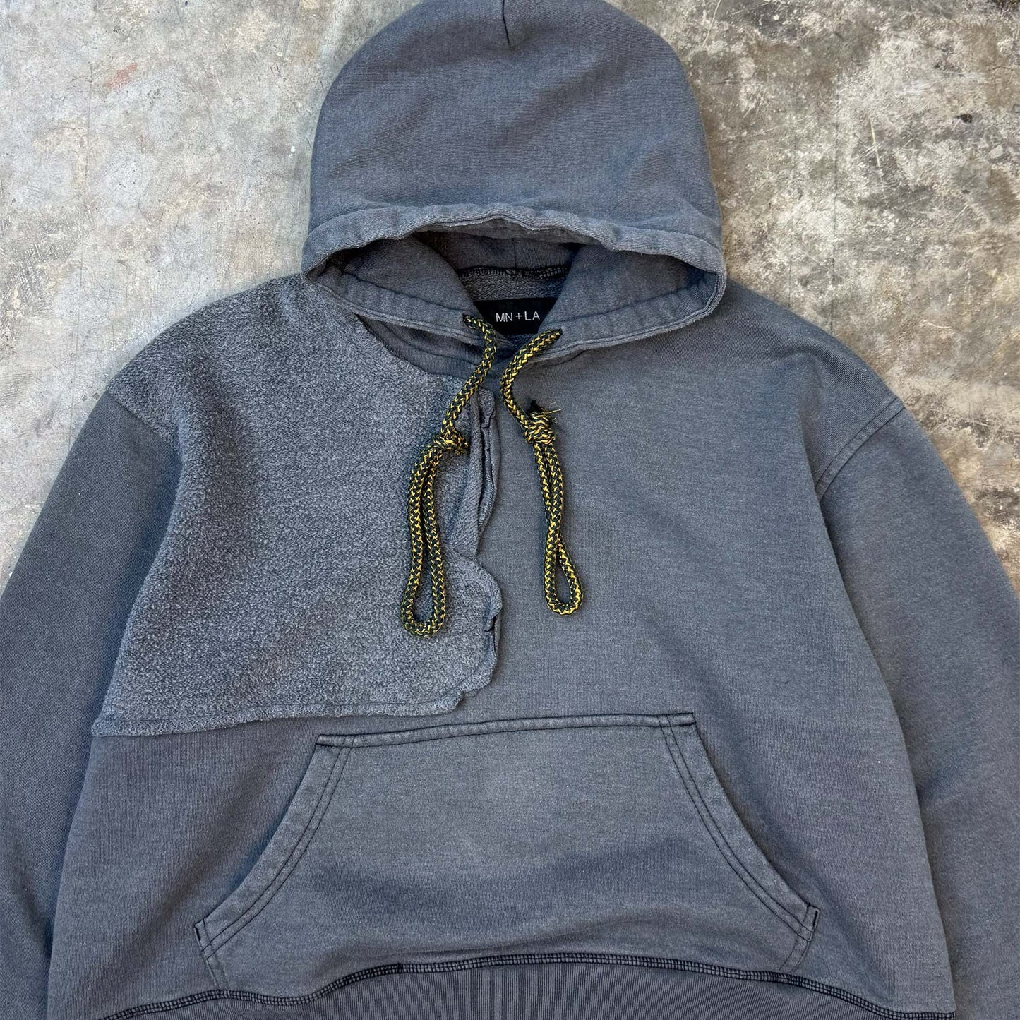 DECONSTRUCTED HOODIE IN CEMENT