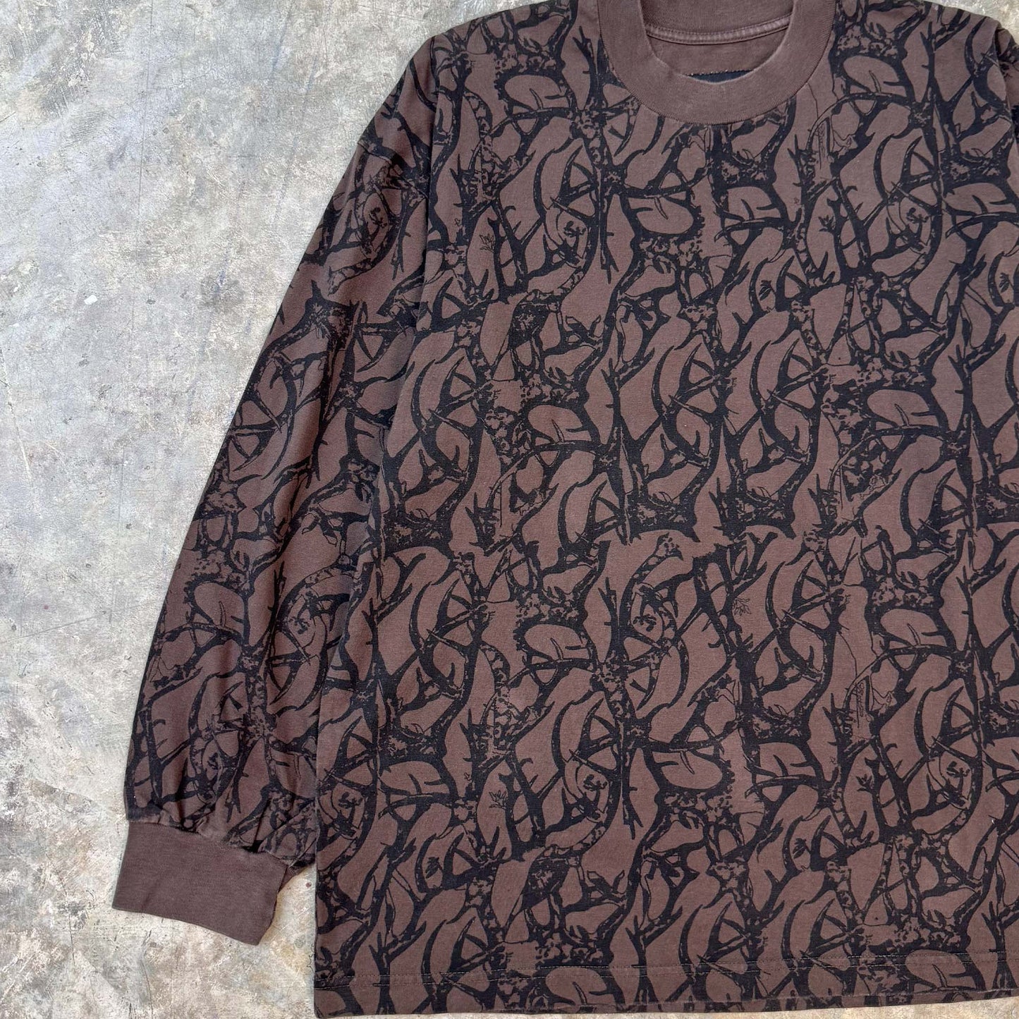 "VINES AND THORNS" RAW STITCH LONGSLEEVE TEE IN WOOD