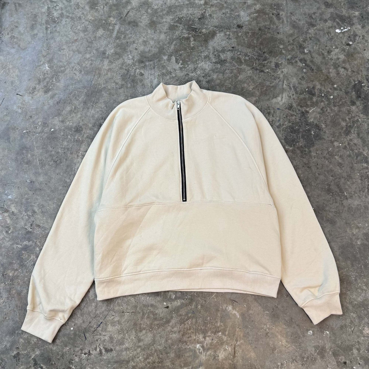 QUARTER ZIP SWEATSHIRT IN OAT
