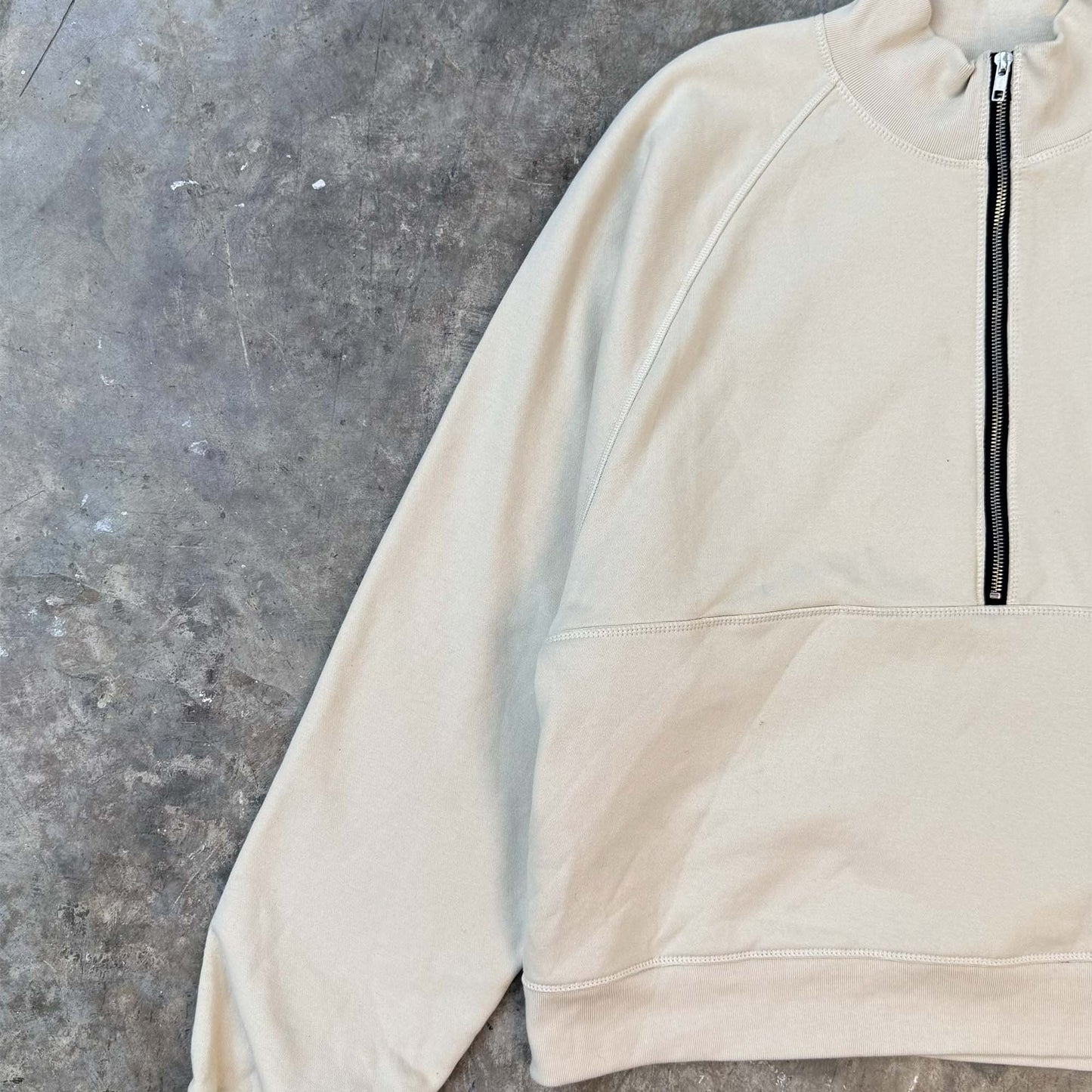 QUARTER ZIP SWEATSHIRT IN OAT