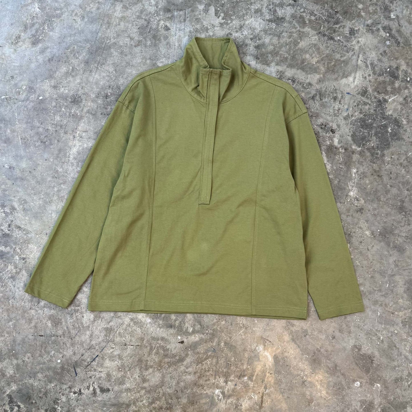 QUARTER ZIP L/S TEE IN OLIVE