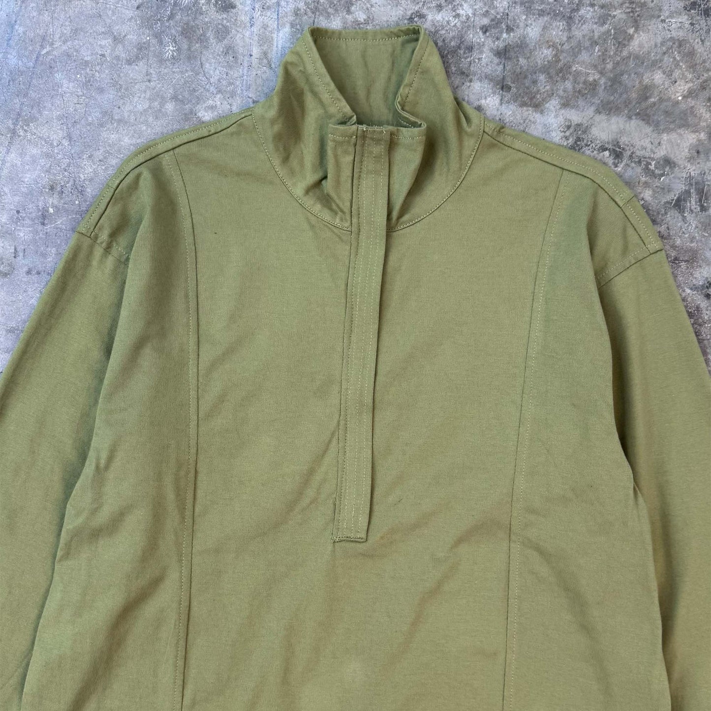 QUARTER ZIP L/S TEE IN OLIVE