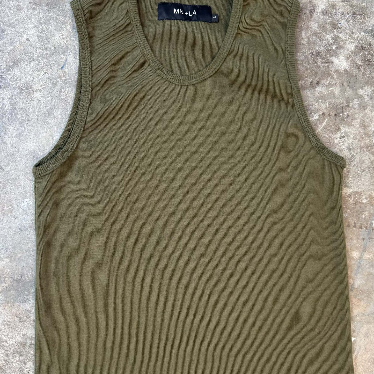 UNDERSHIRT IN OLIVE