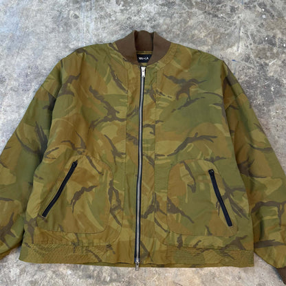 "FLOW" BOMBER JACKET IN JUNGLE CAMO