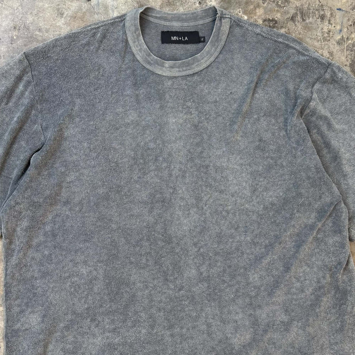 MN+LA™ MOCK NECK TEE SAMPLE 004