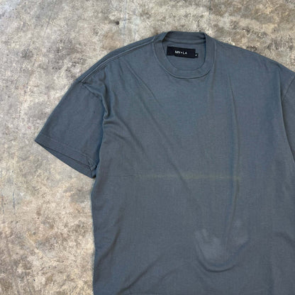 BOX LITE TEE IN CEMENT GREY