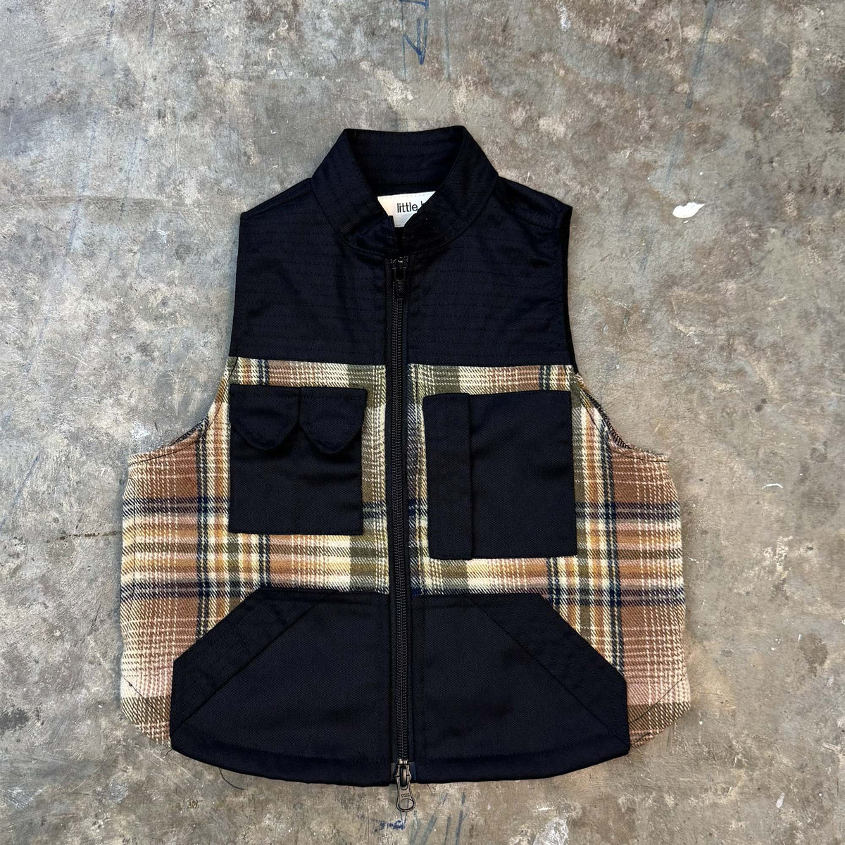 LITTLE HUMAN™ VEST SAMPLE 001