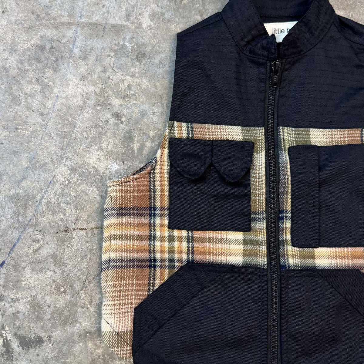 LITTLE HUMAN™ VEST SAMPLE 001