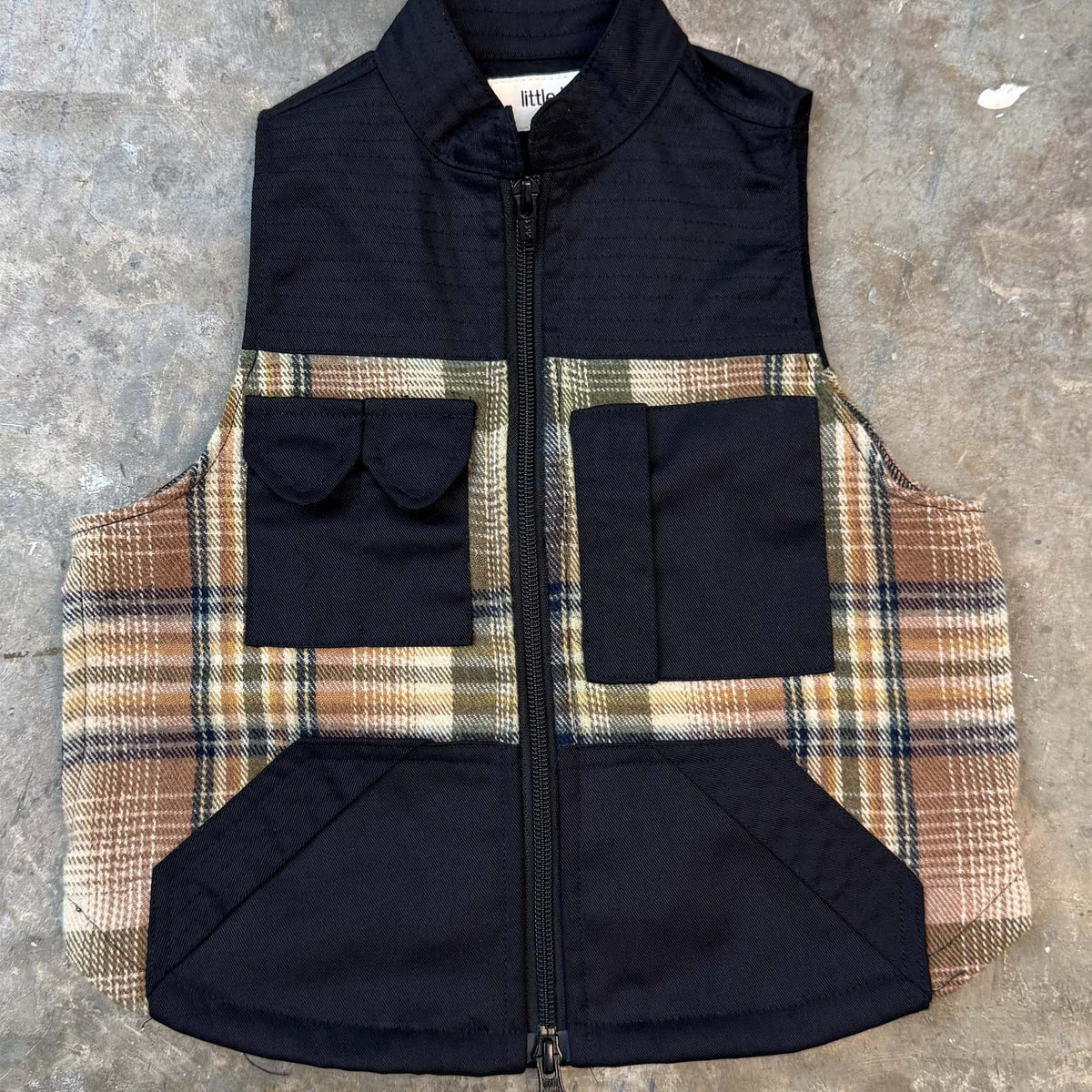 LITTLE HUMAN™ VEST SAMPLE 001