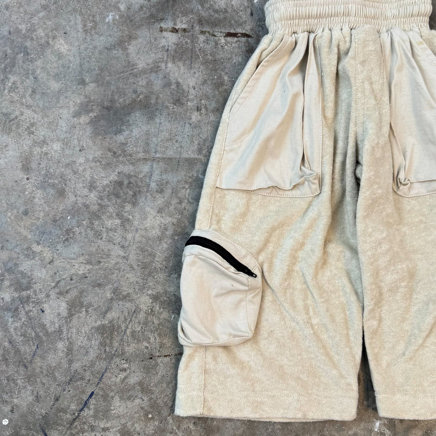 "ADVENTURE" LITTLE HUMAN™ PANTS IN OAT