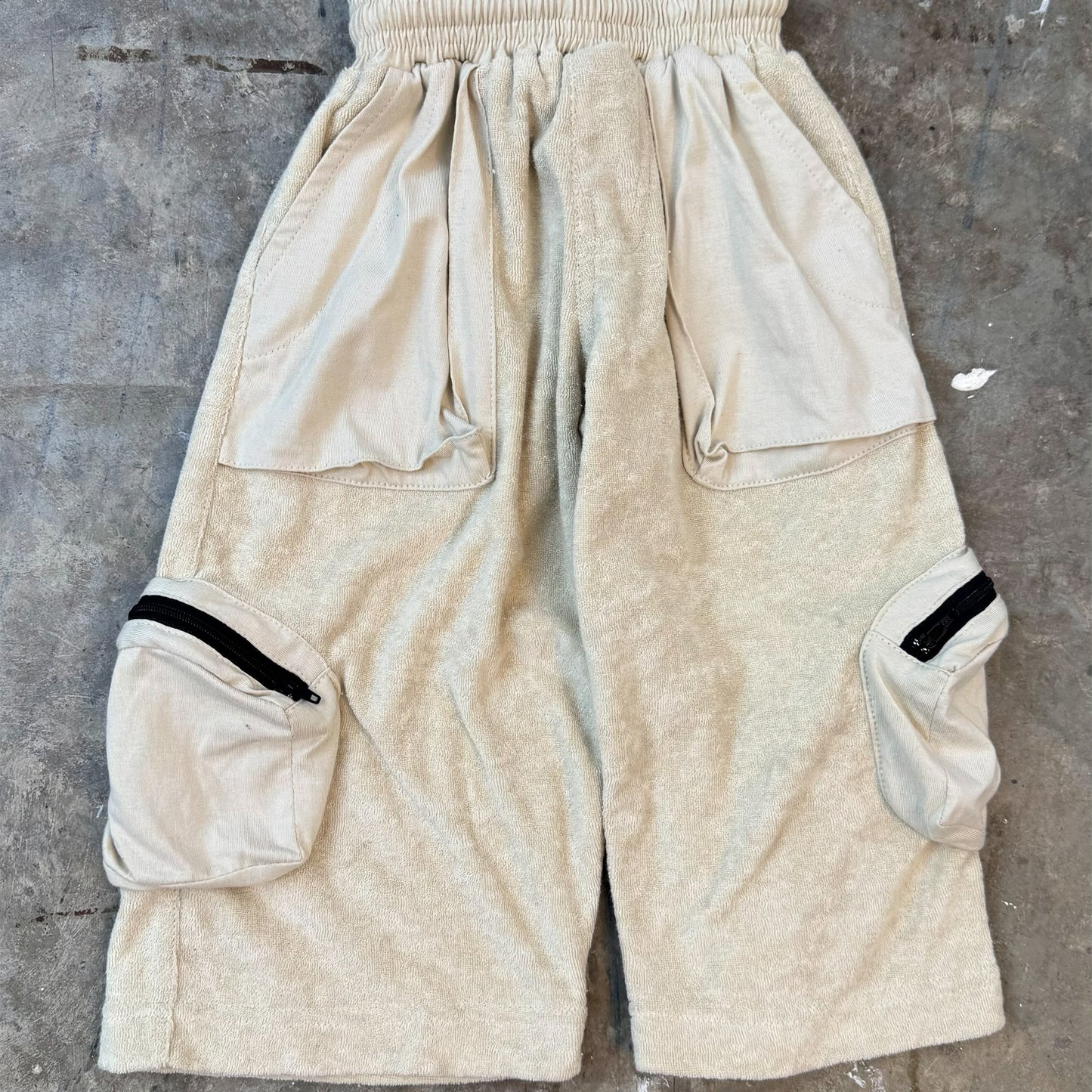 "ADVENTURE" LITTLE HUMAN™ PANTS IN OAT