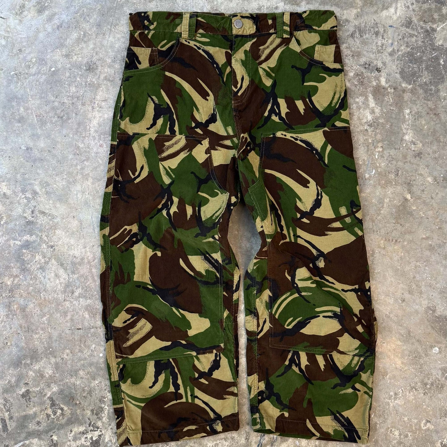 DOUBLE KNEE CHORE PANTS IN FOREST CAMO