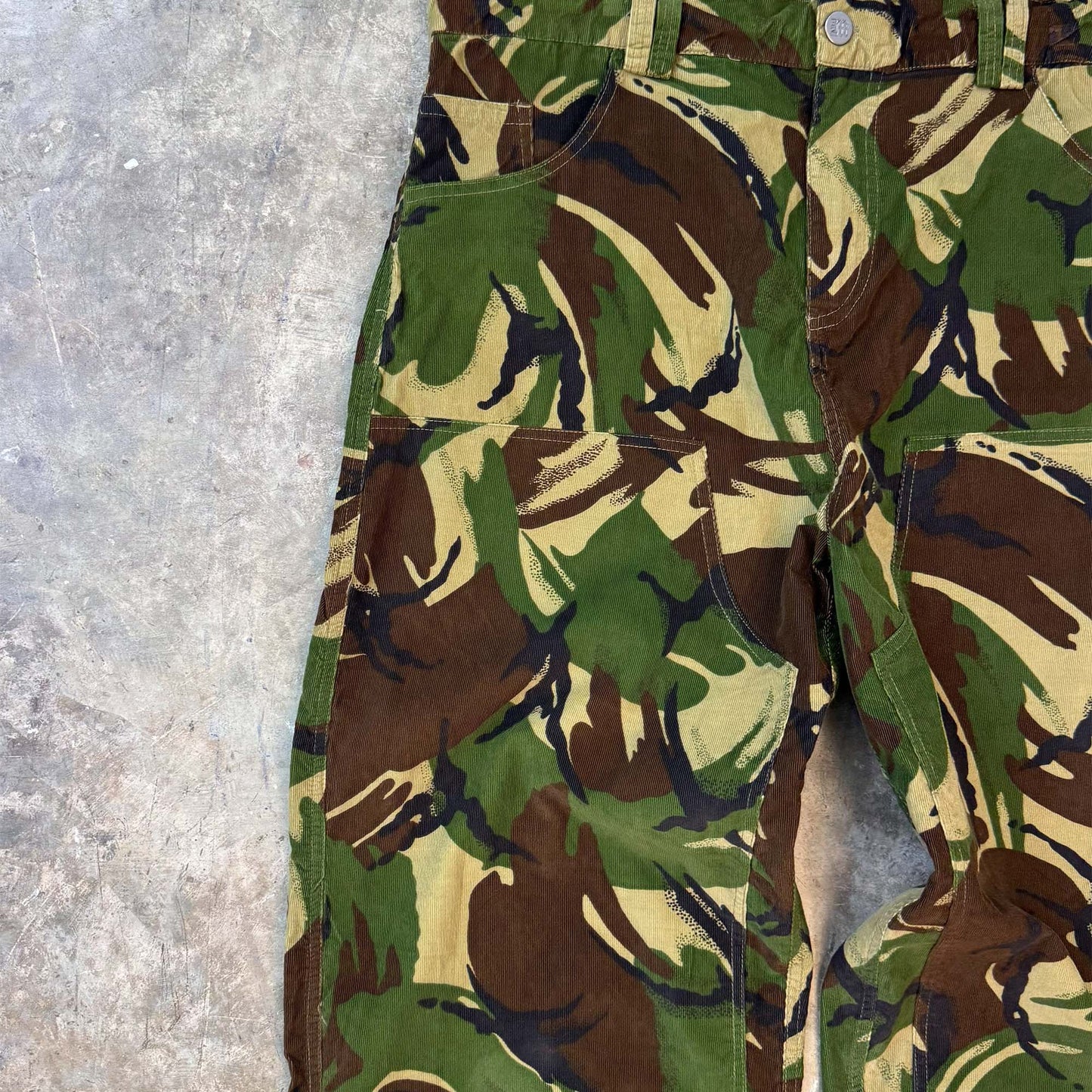 DOUBLE KNEE CHORE PANTS IN FOREST CAMO