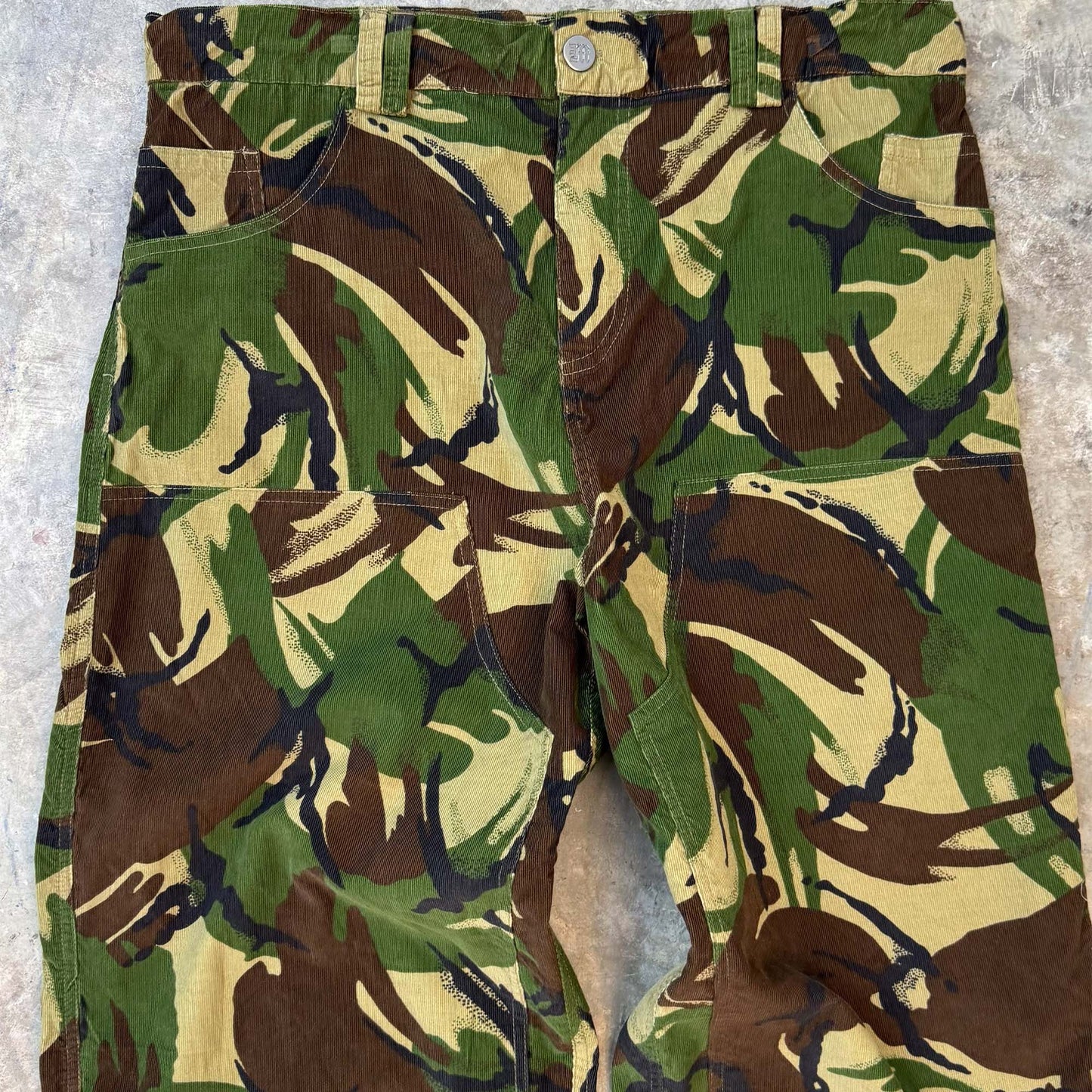 DOUBLE KNEE CHORE PANTS IN FOREST CAMO