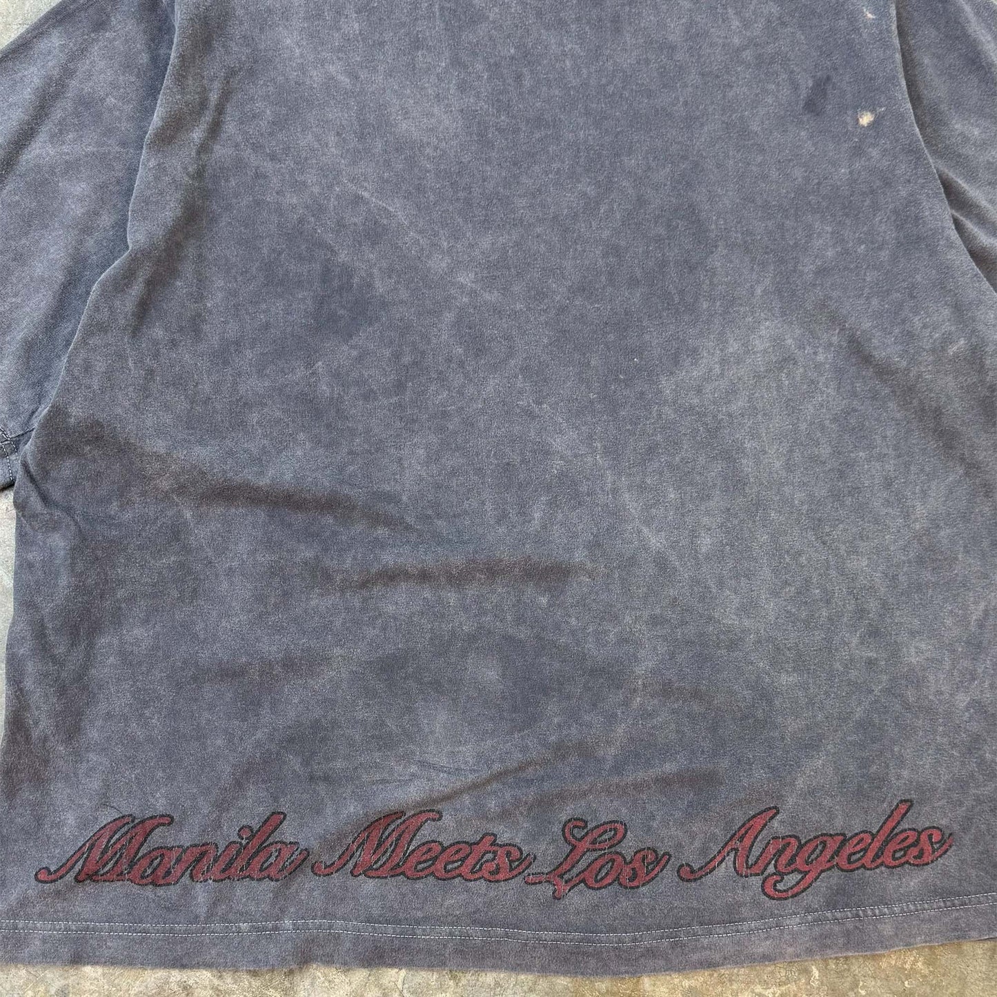 "LEAVE ME ALONE" TEE IN STONE/CASTLETON