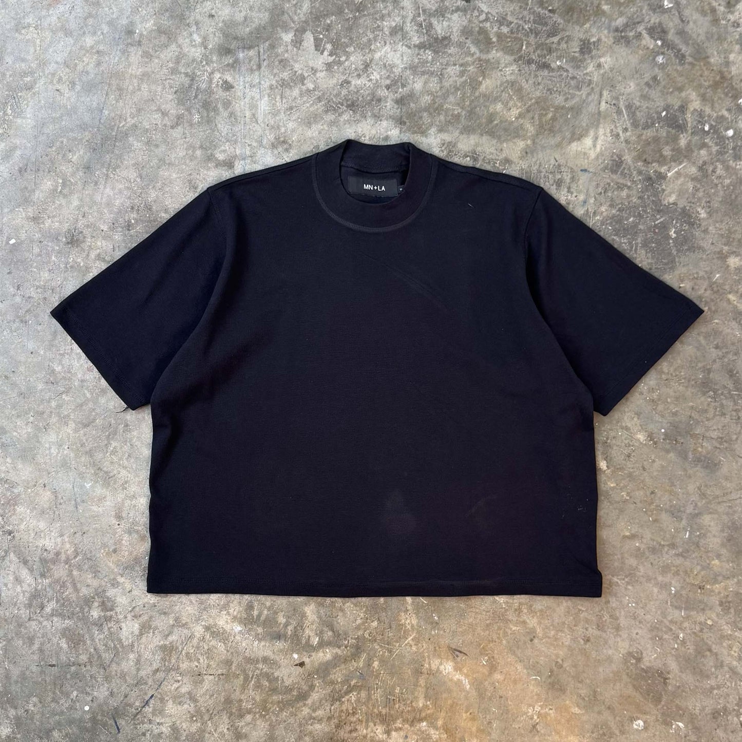 MN+LA™ MOCK NECK TEE SAMPLE 006