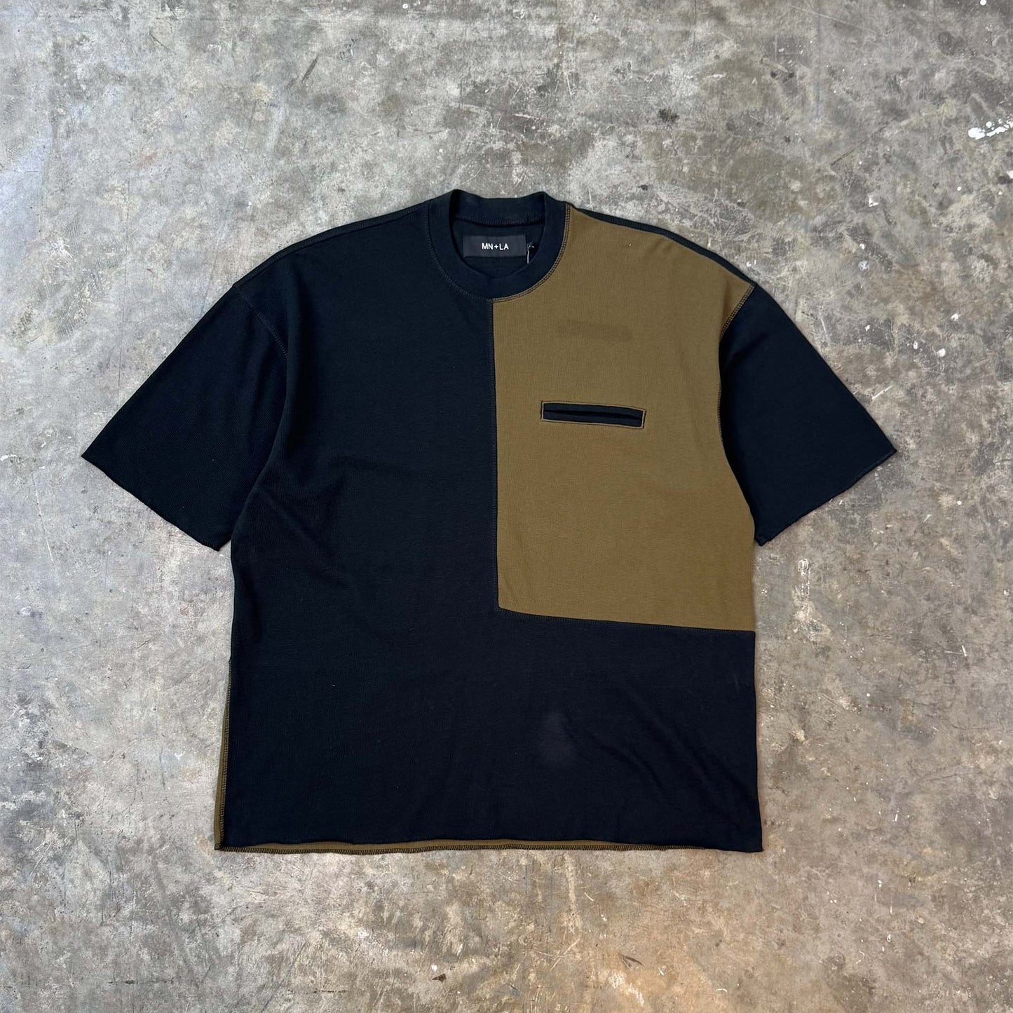 NEEDLEWORK POCKET TEE IN TAIGA
