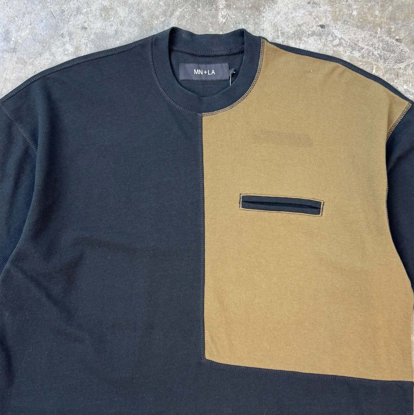 NEEDLEWORK POCKET TEE IN TAIGA