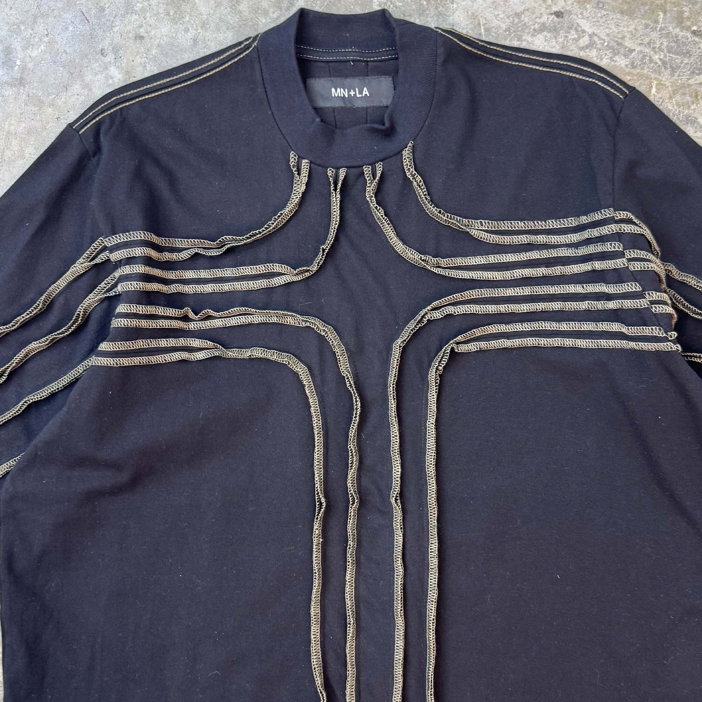 MN+LA™ MOCK NECK TEE SAMPLE 008