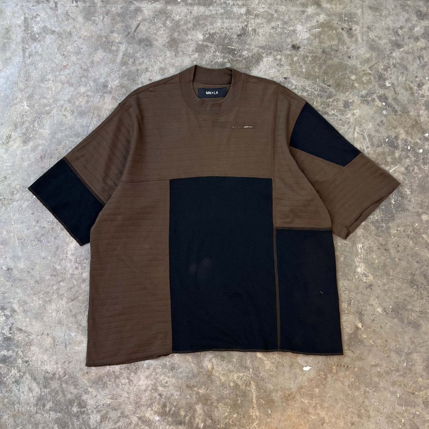 NEEDLEWORK MOCK NECK TEE IN ELM WOOD