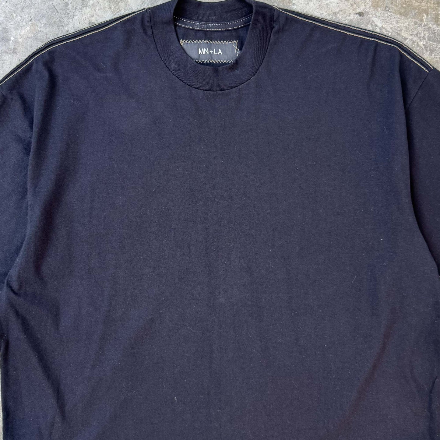MN+LA™ MOCK NECK TEE SAMPLE 005