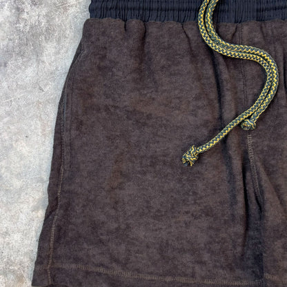 TOWEL TERRY HOUSE SHORTS IN CHARCOAL GREY