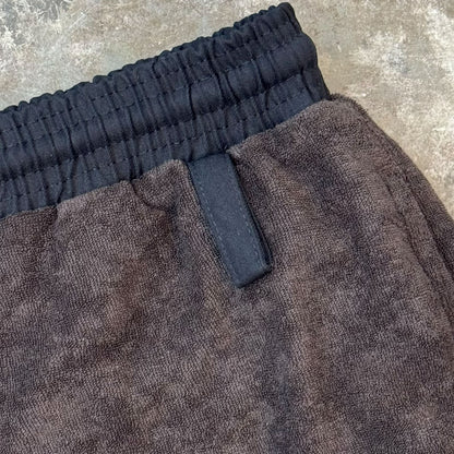 TOWEL TERRY HOUSE SHORTS IN CHARCOAL GREY