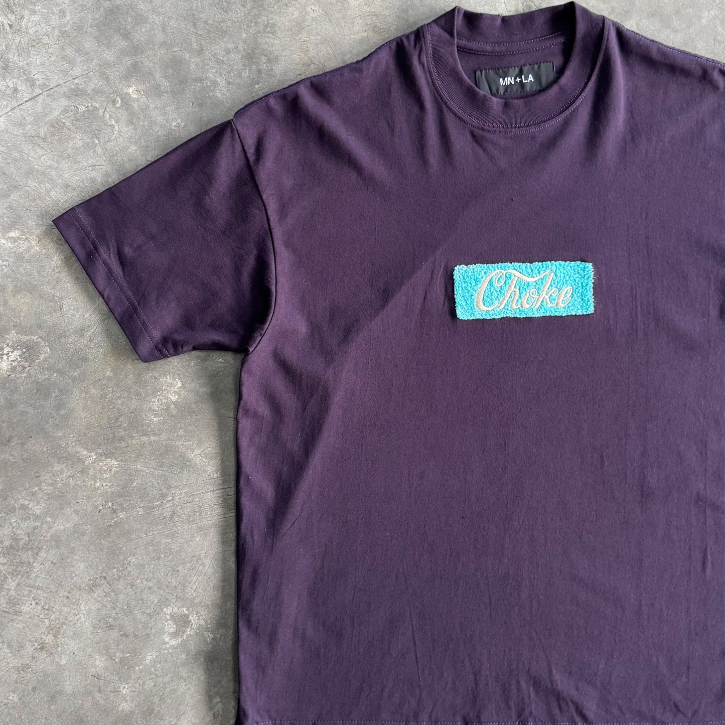 "CHOKE" TEE IN SHADOW PURPLE
