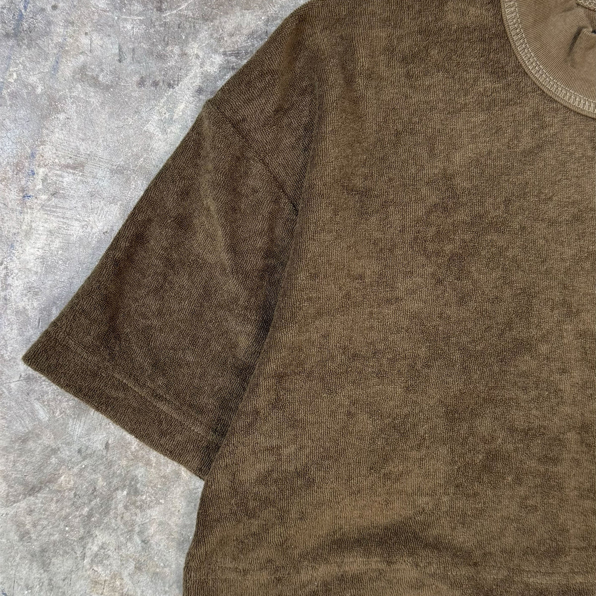 TOWEL TEE IN OLIVE