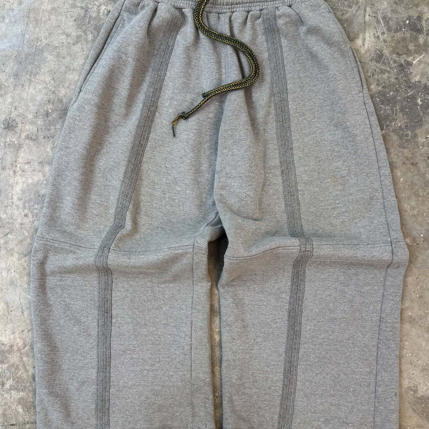 HARPER SWEATPANTS IN HEATHER GREY