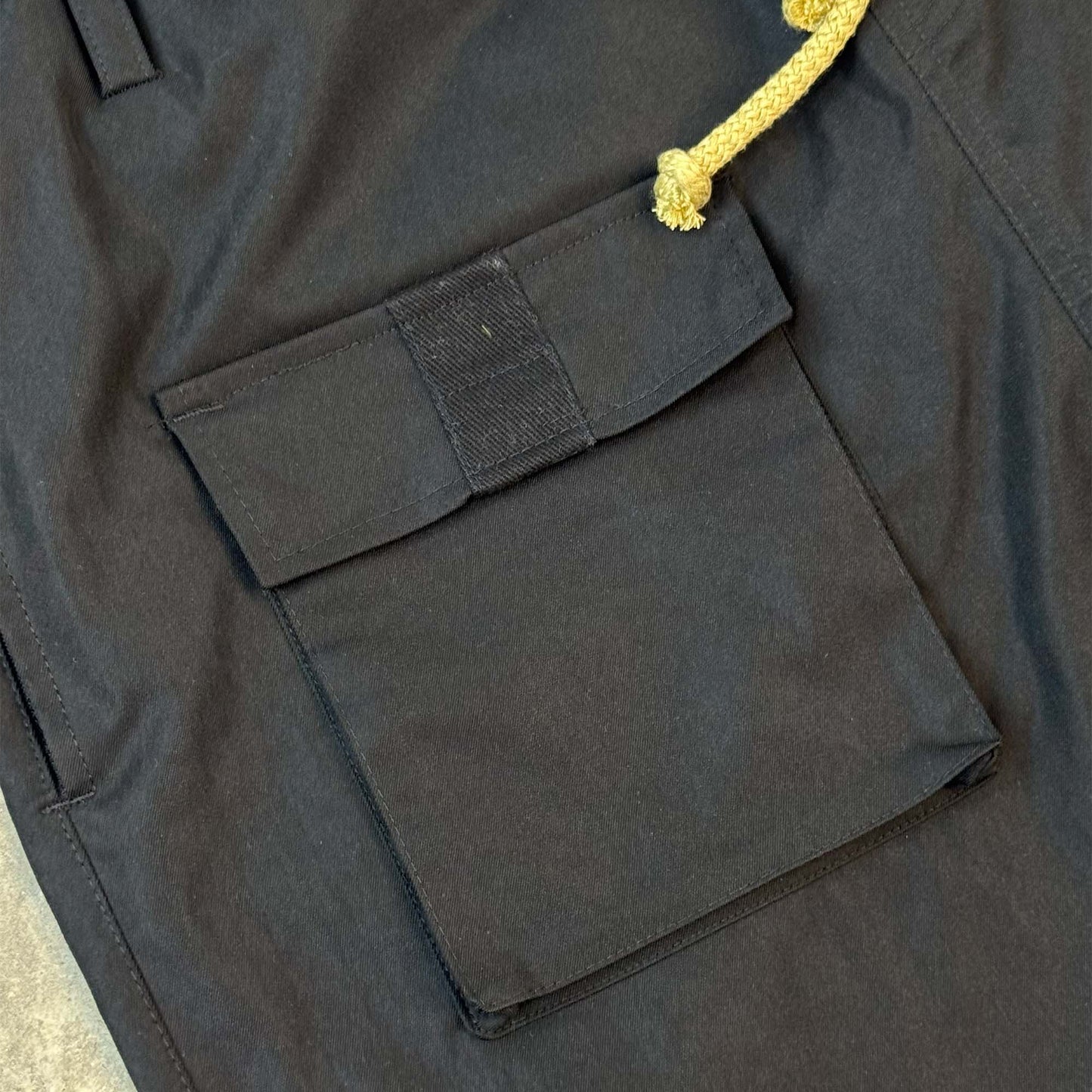 GRAPHITE TWILL 7 POCKET SHORTS