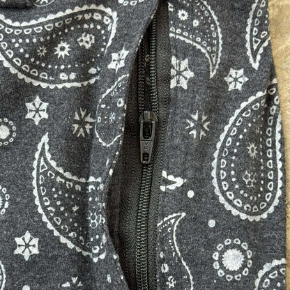 STRIDE SHORTS IN MIDNIGHT PAISLEY