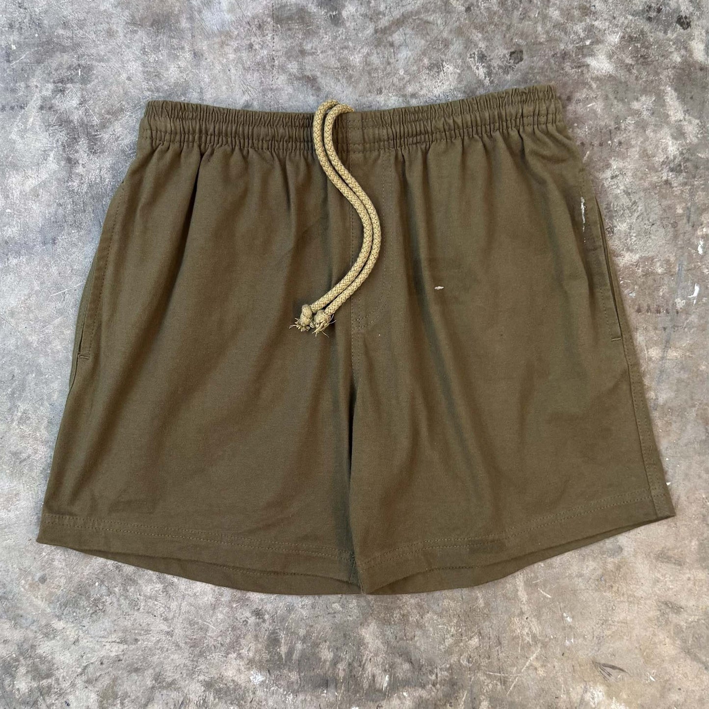 HOUSE SHORTS IN OLIVE