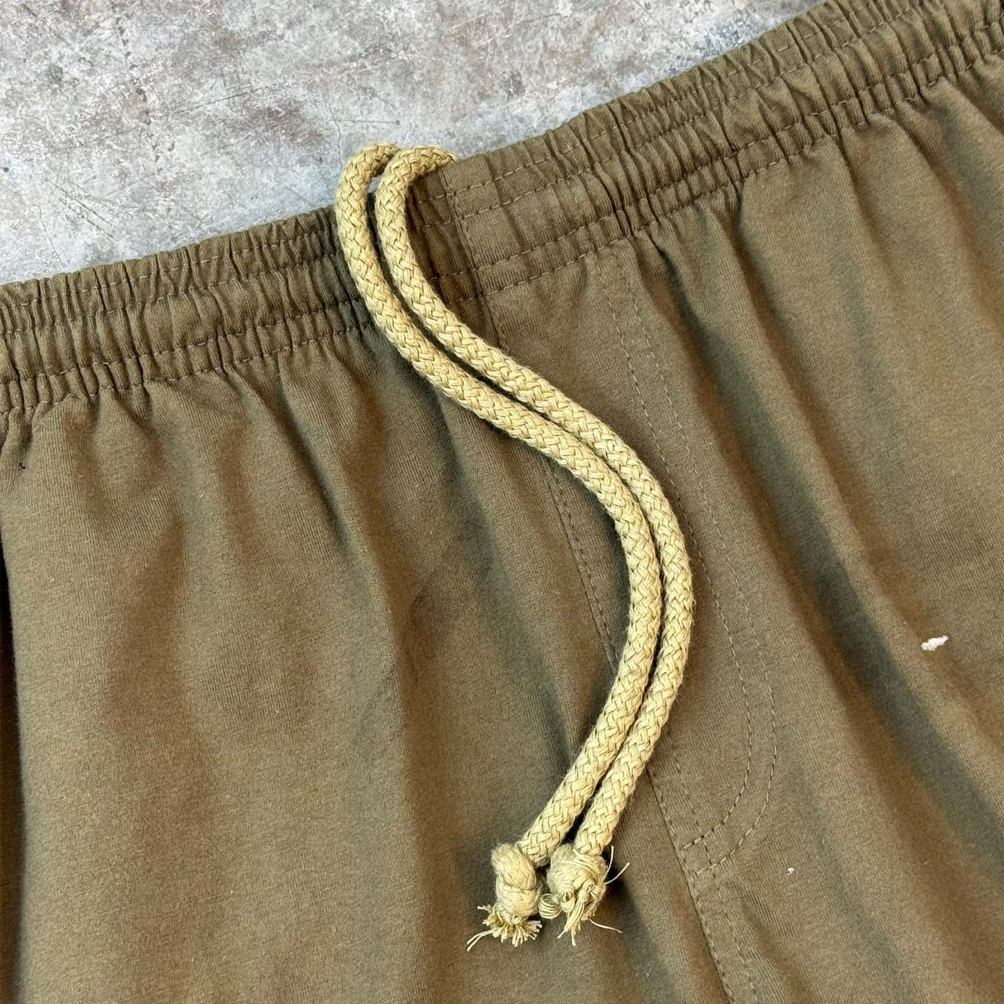 HOUSE SHORTS IN OLIVE