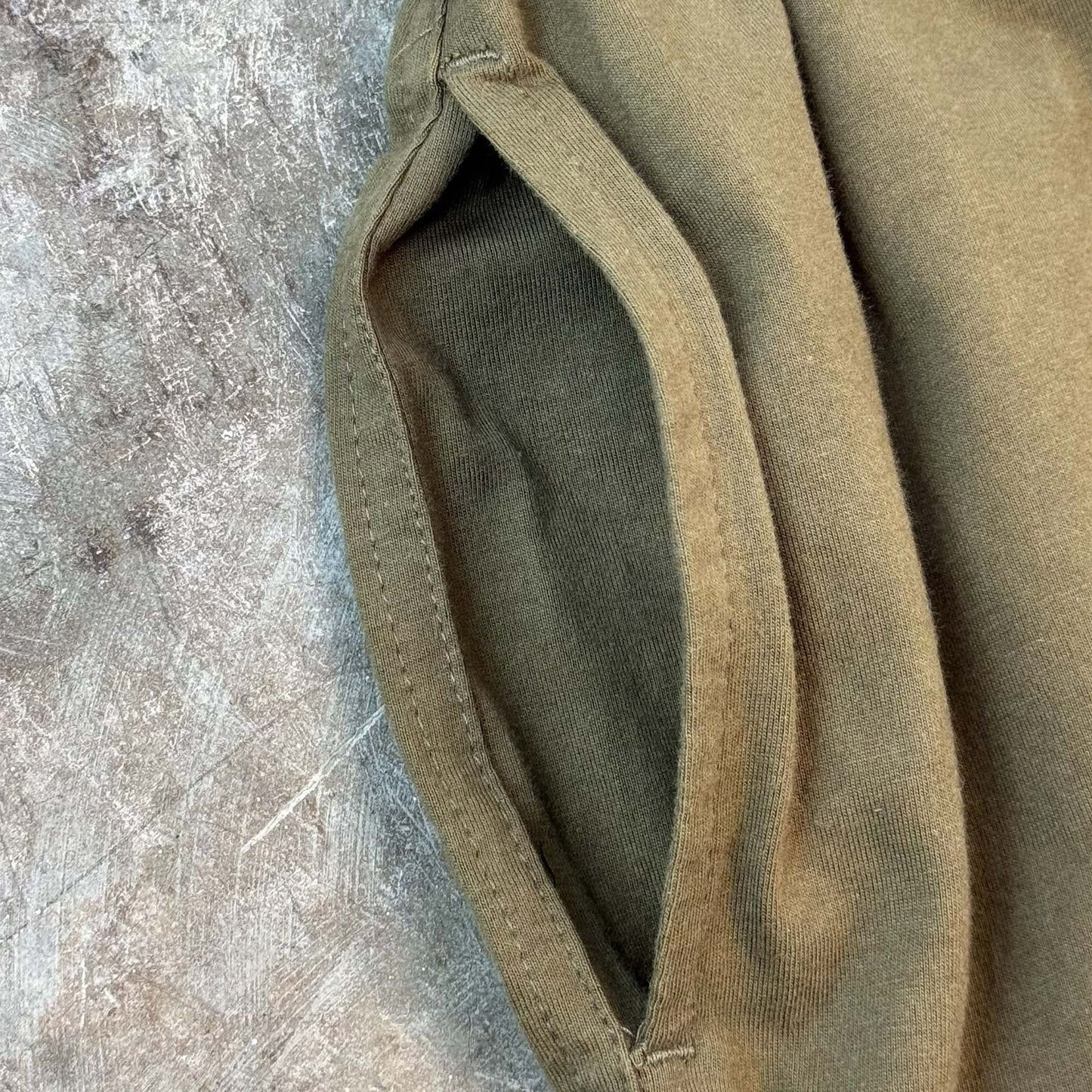 HOUSE SHORTS IN OLIVE