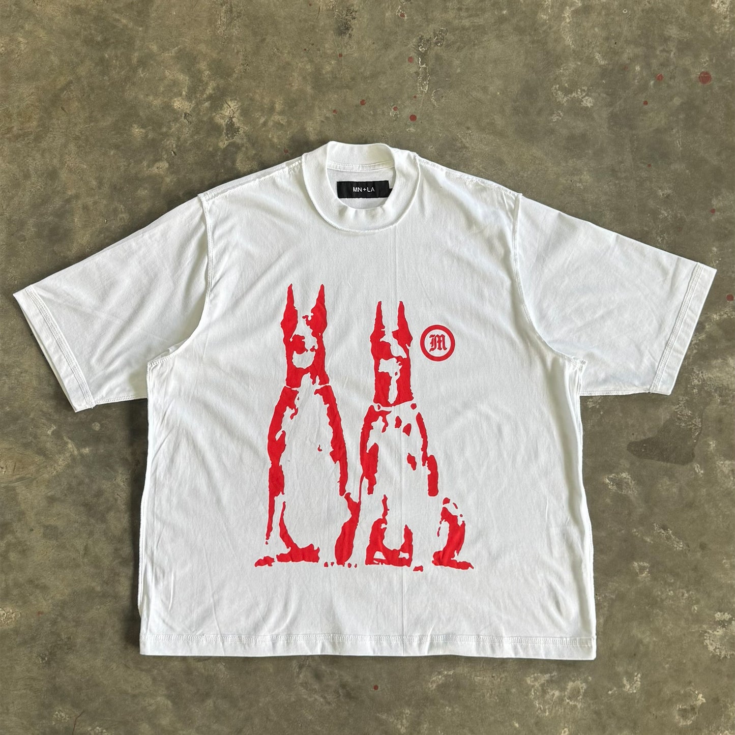 "HELL HOUNDS" TEE IN WHITE