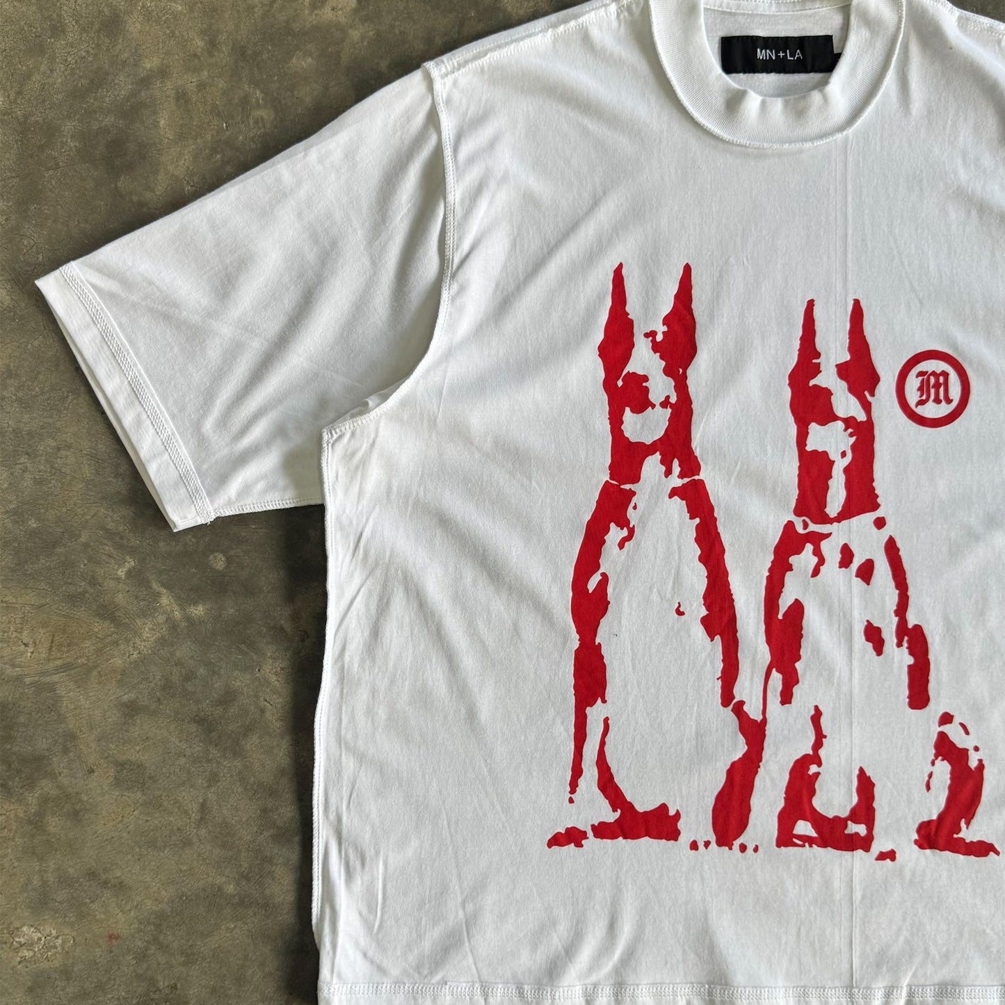 "HELL HOUNDS" TEE IN WHITE