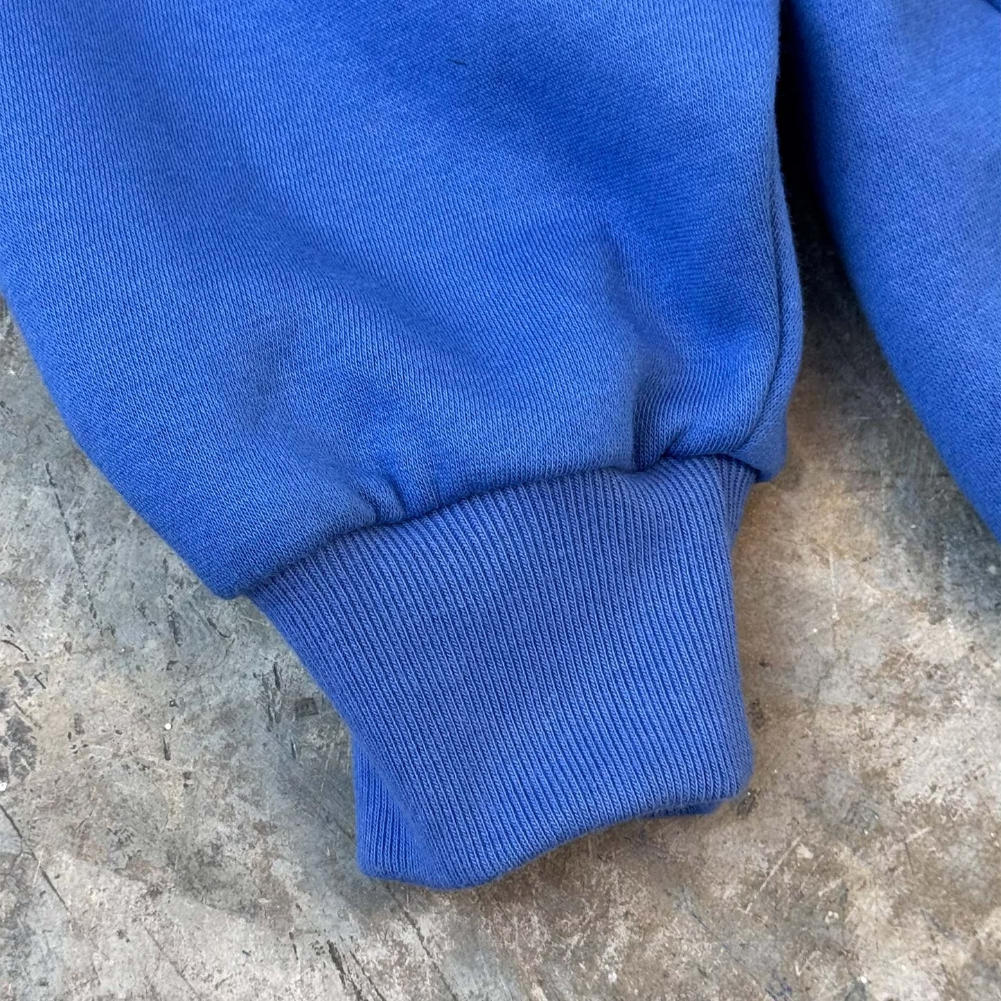 MN+LA™ SWEATSHIRT SAMPLE 010