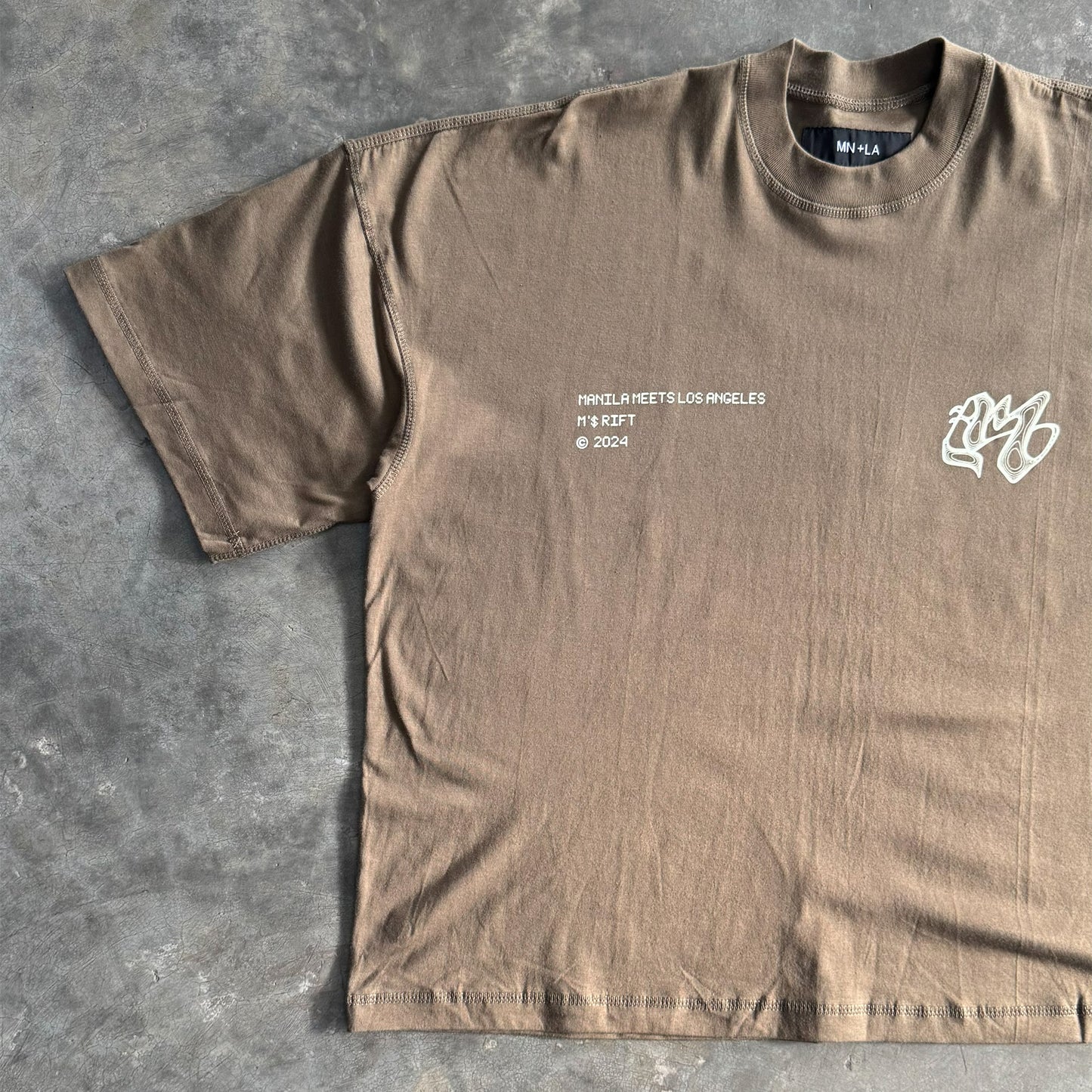 M'$ RIFT VAST TEE IN OLIVE