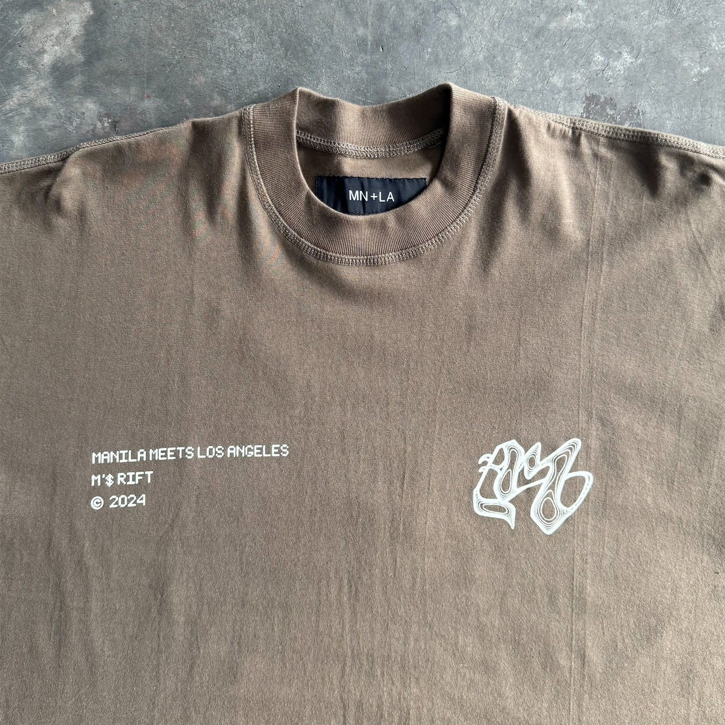 M'$ RIFT VAST TEE IN OLIVE