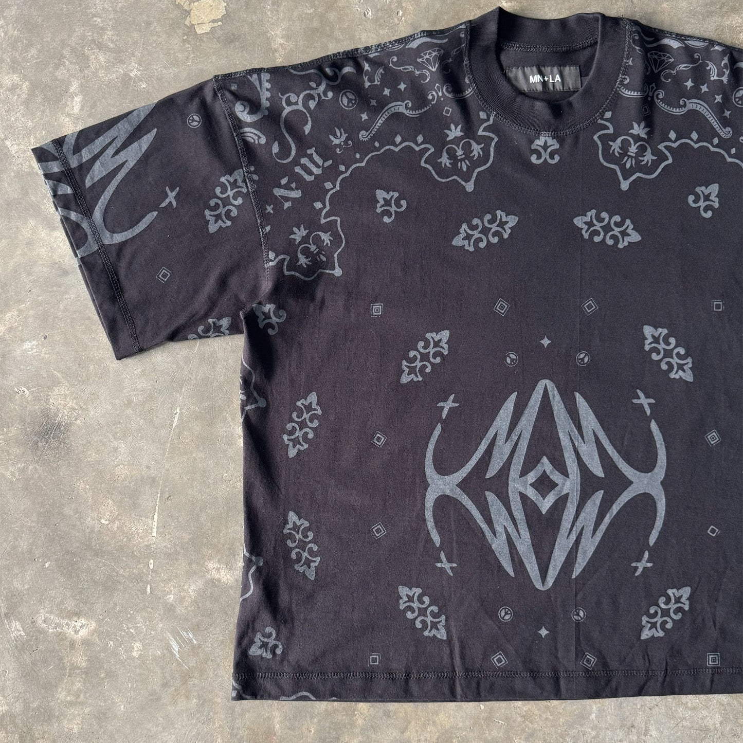 "COLLIDE" VAST TEE IN ANTHRACITE