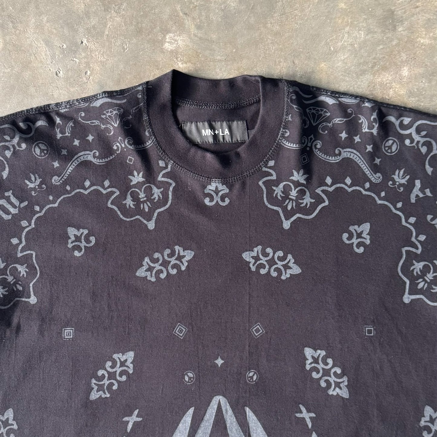 "COLLIDE" VAST TEE IN ANTHRACITE