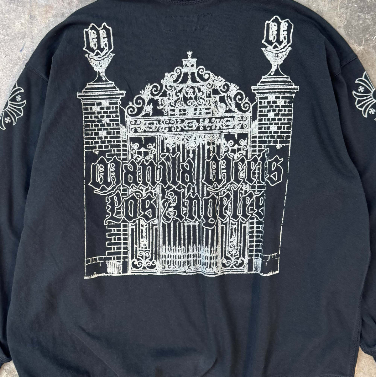 "MONARCH CROSS" SWEATSHIRT IN CAVIAR