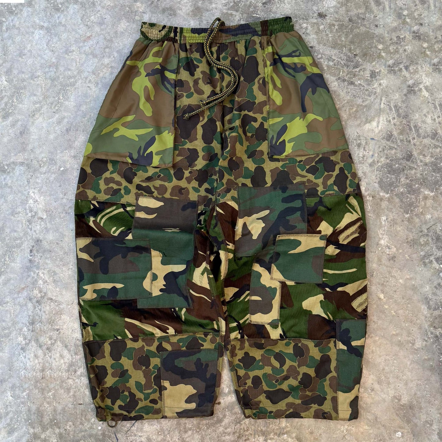 TERRA PANTS IN PATCHWORK CAMO