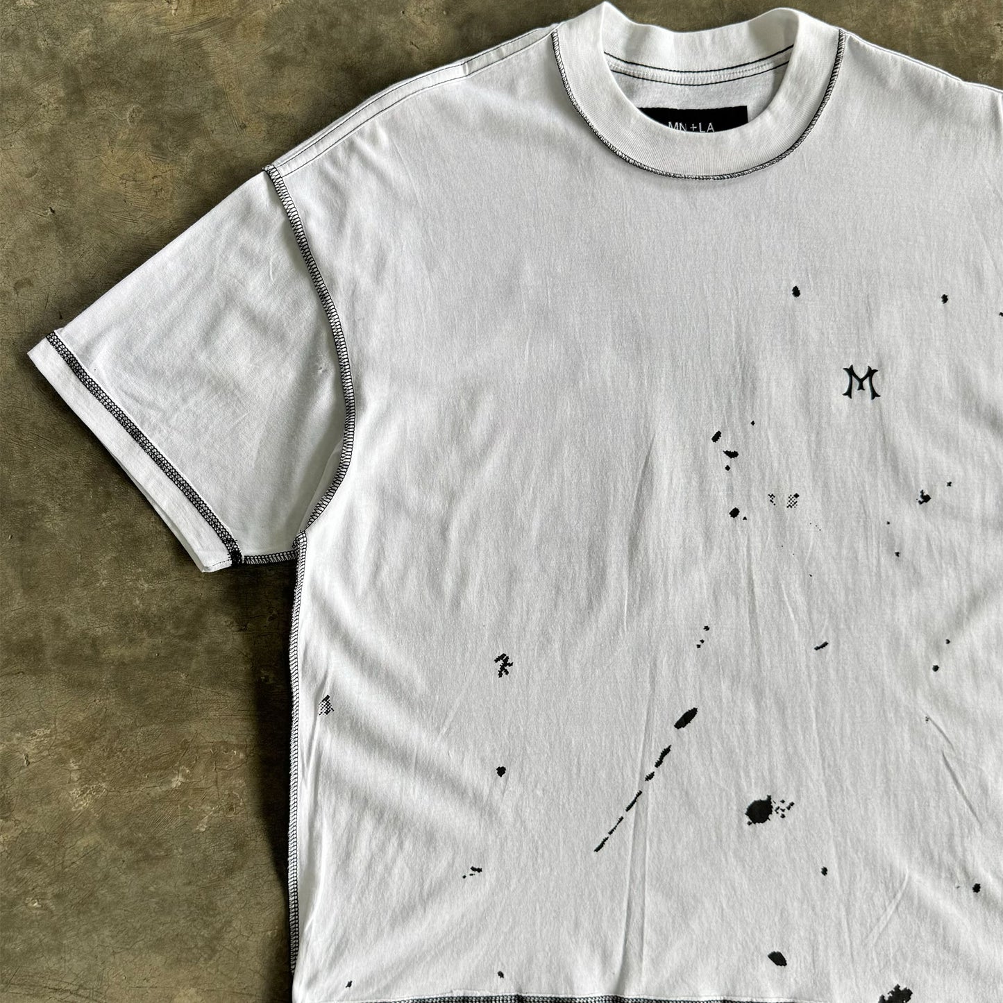 "HITTER" V3 BOX TEE LITE TEE IN WHITE/ANTHRACITE
