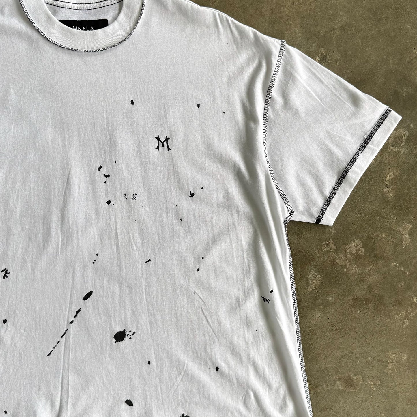 "HITTER" V3 BOX TEE LITE TEE IN WHITE/ANTHRACITE